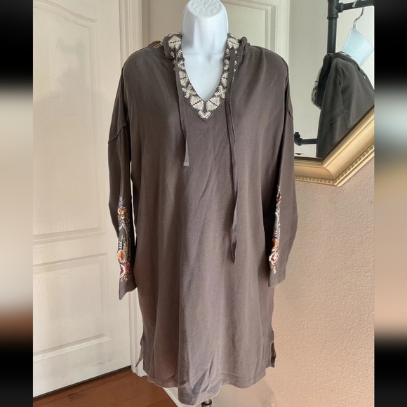 Caite Long Sleeved Gray Hooded Dress - Picture 1 of 7